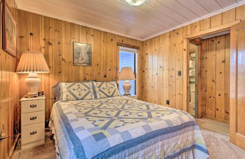 Cozy Home with Hot Tub Half Mi to Salmon River! - Foto 23