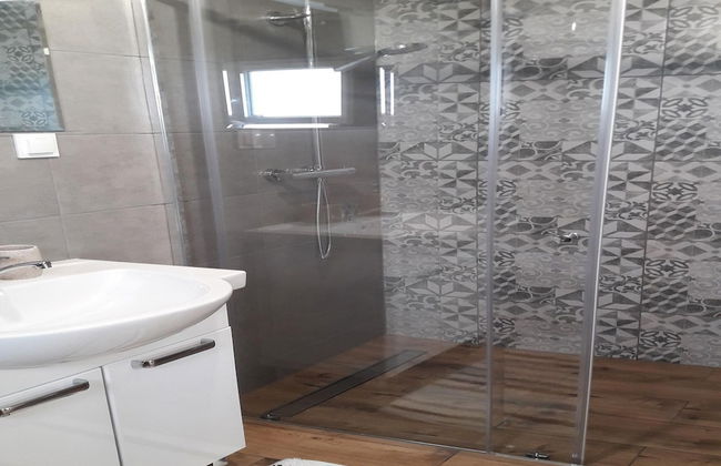 Luxurious Holiday Homes With Terrace - Photo 15