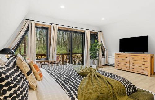 Hot Tub Sauna Spacious Backyard Luxury - Photo 33