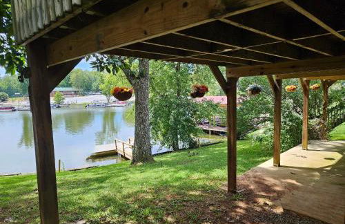 LAKEFRONT Home at Lake Chickamauga! Walk to the Marina! - Foto 1
