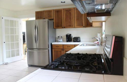 Pine and Sea Beach Retreat - Photo 4