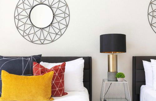 Gaslamp Loft Escape Sleeps 7 in Style - Foto 23