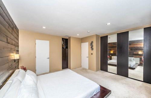 Luxury 3BR with Cabana Oasis Pool & Style - Foto 52