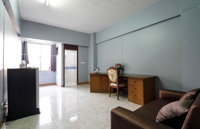 RoomQuest SPS Hotel and Residence - Photo 2