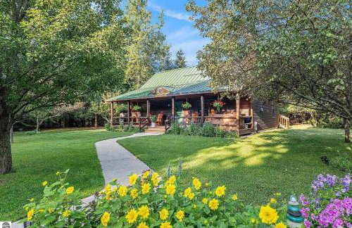 Majestic Escapes Hot Tub Firepit Deck Large Yard - Foto 1