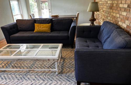 Unique Home Perfect for Large Gatherings. Pets welcome! - Photo 3