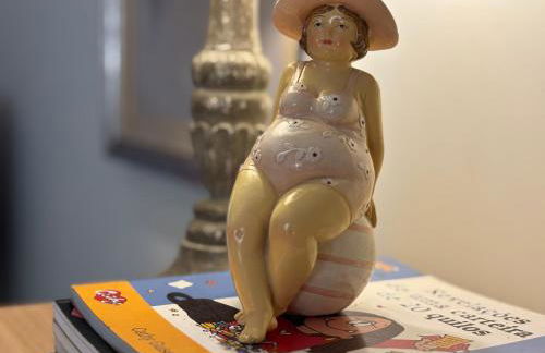 Lua do Mar - T2 - Piscina - Fte ao Mar- Central - Foto 13