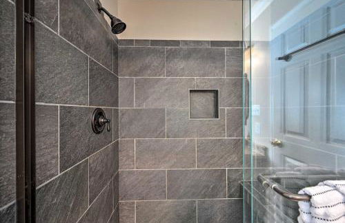 2 Mi to Clemson Central Villa with Deck, Near Lakes - Foto 18