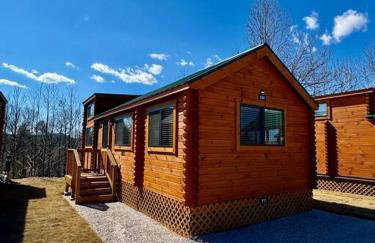 2 Bedroom Log Cabin on Lake James with Loft- Private Resort Amenities - Foto 19