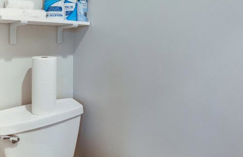 2 Mi to Lake Arrowhead! Mtn-View Hideaway with Deck - Foto 20