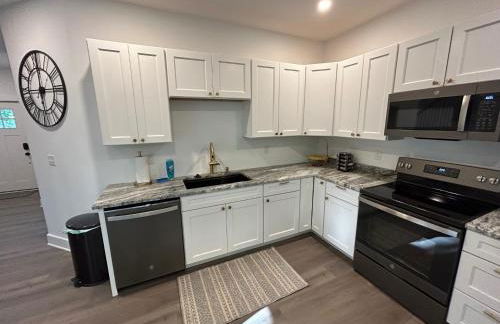 NEW 3 bedroom - Thoroughbred Farm & Lake Views! - Foto 27