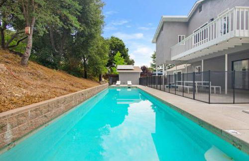 Modern Family Home w/Pool and Hot Tub - Foto 40