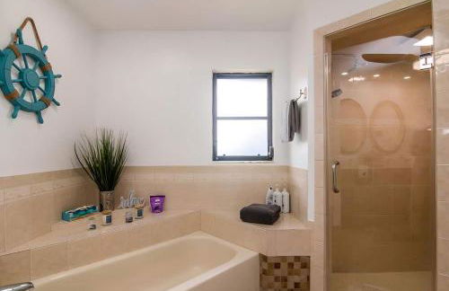 House With A BoatYour Private Waterfront Resort - Foto 20