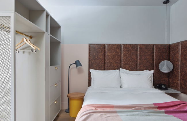 Eden Locke - Photo 27