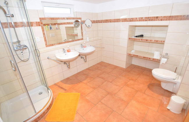 Chalet in Ore Mountains Near Ski Slopes - Foto 12