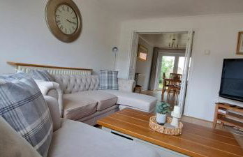 Generous 3 bed in the heart of the village - Foto 7