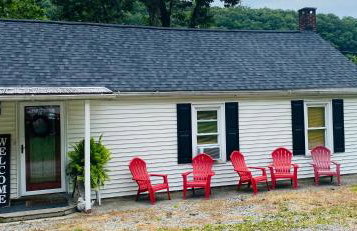 Historic Sears River Home (Main Level) on 10 Acres - Foto 20