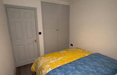 Luxxe House with Hot tub and Pool table - Photo 11