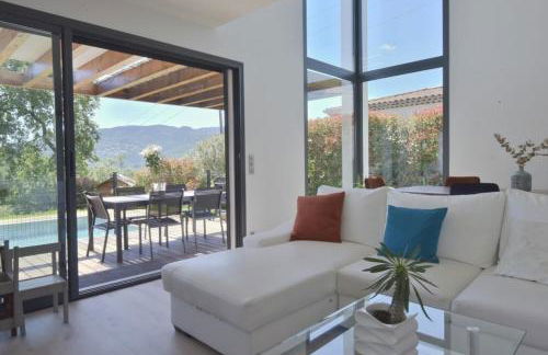 Contemporary Villa with Pool & Jacuzzi - Foto 7