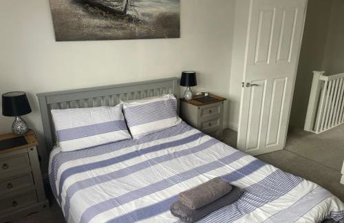 River House 2BR 1 bathroom downstairs toilet Parking St Neots Town Centre - Foto 80