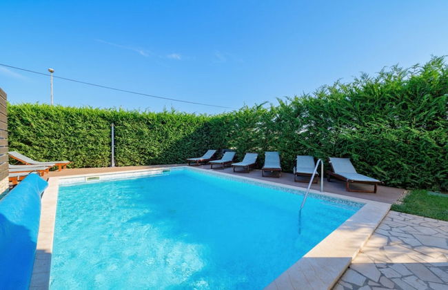 Paula - With Pool - H - Photo 19