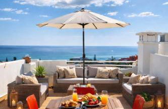 Dreamy Sea View Apartment with Access to Private Pool & Stunning Rooftop - Foto 25