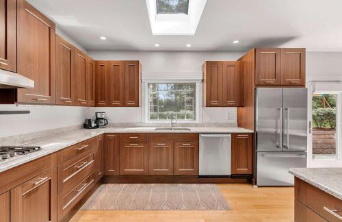 Family Friendly Home Mins to Beach and Downtown - Photo 4