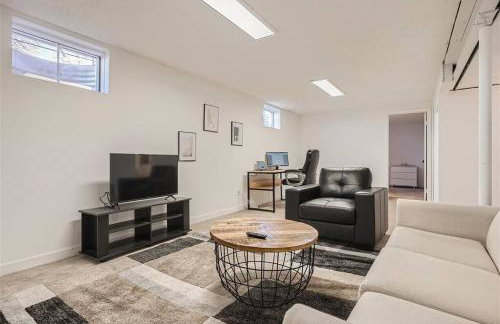 Serene, Spacious Home in Quiet Neighborhood with Fenced Yard - Foto 19