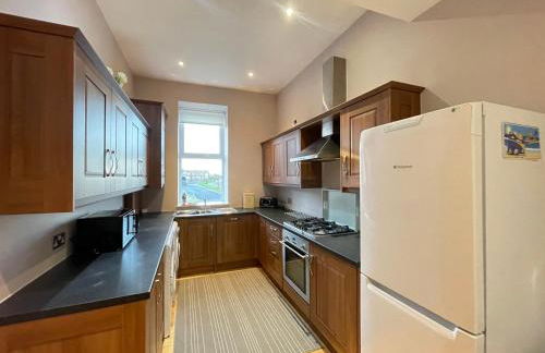 The Beach Front Apartment, Amazing Frontline Sea Views - Foto 25