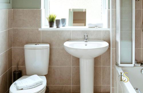 *Luke Stays Oswald Terrace* - Foto 19