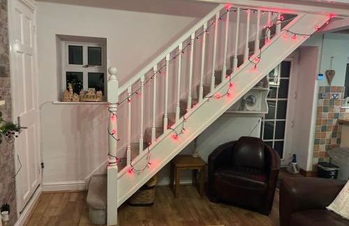 Wisteria Cottage an authentic and enchanting 2 bedroom cottage experience close to Brecon Beacons - Photo 14