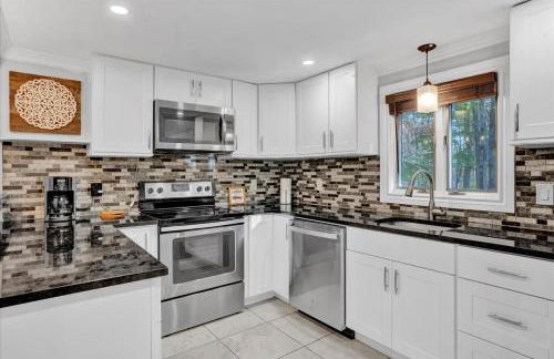 Serene Pocono Escape Hot Tub Lake Access - Foto 24