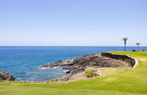 Private Luxury Villa with Pool near Golf Course & Marina - Photo 50