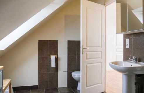 Gorgeous Home In Saint-Germain-Sur-Ay - Foto 29