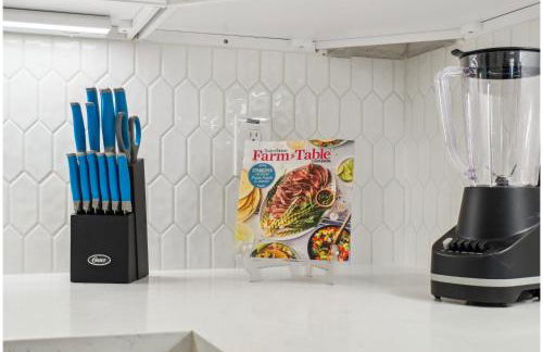 Sleek 4BR3BA Urban Living w Downtown Views - Foto 29