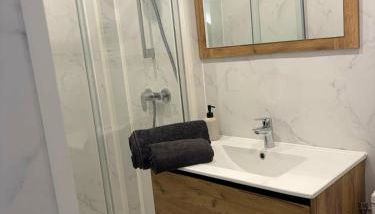 Beau studio avec parking, piscine, balcon vue mer et climatisation a 500 m a pied des plages et du centre - Foto 3