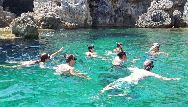 Snorkel en la Reserva Marina del Norte de Menorca - Foto 2