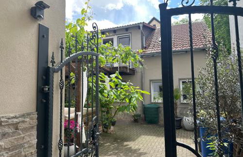 Idyllisches Haus Ferienwohnung in Jena direkt an der Saale - Foto 2