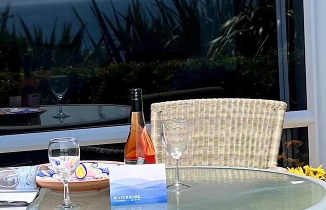 Watermark Studio Apartments - Photo 17