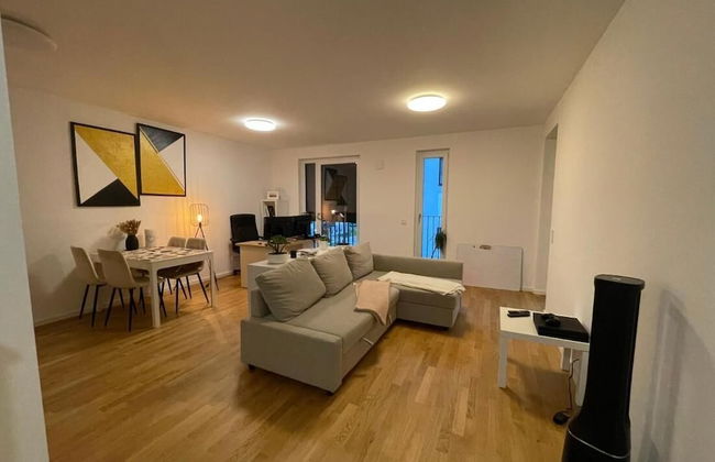 Precious Airport Sta - Foto 1