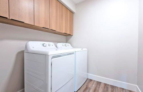 Unique Townhome 2 Car Garage & AC - Foto 19