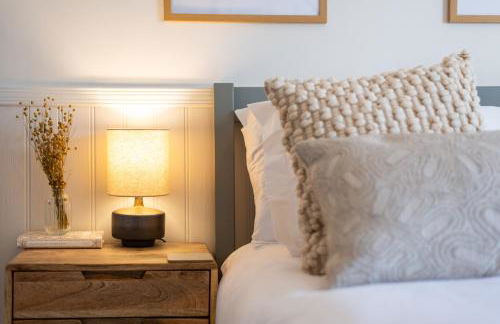 Charming 2 Bed Cottage - within city walls - free parking- garden - Foto 3