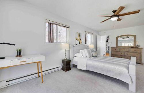 Cozy Poconos Mountain House with 3 bedrooms - Foto 47