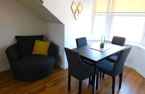 No 11 - Contemporary 2 Bedroom Apartment in Lanark Town Centre - Photo 5