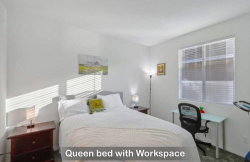 Entire Private Home with 4 Bedrooms 2 Bathrooms, Mountain Edge, New House, Ranch, Gated Yard, Available Now - Foto 9