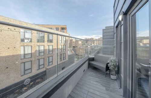 Beautiful 2BR Penthouse Ideal For Families By Charles Richardson ltd Short Term Rentals Couldson - Foto 25