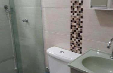 Bertioga - Casa para temporada com piscina, acomoda até 15 pessoas - Photo 2