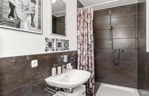 MOLA Apartments-Moderne Ferienwohnung im Herdecker Zentrum für 3 Personen-mit Balkon-Grill-Gratis Parkplatz-WLAN - Foto 21