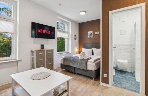 Vorstadtoase für 3 - Queensize-Bett, Schlafcouch, Parkplatz & Netflix - Nähe BER - Foto 2