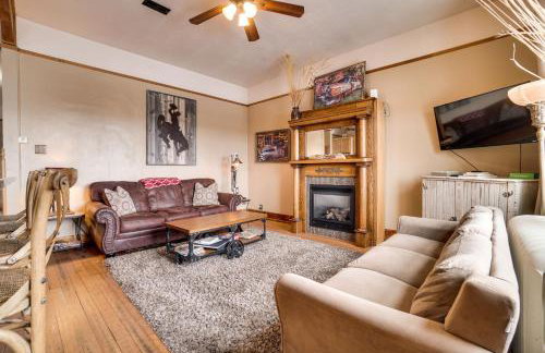 Vintage Downtown Laramie Apartment with Deck! - Foto 2